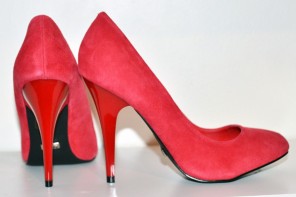 red high heel shoes